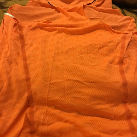 Nike Dri-fit workout tank - Picture 3 of 3